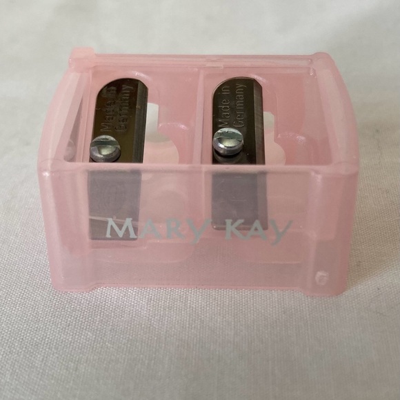 New Mary Kay Fix Kit 7 Piece W/ Zip Pouch Tweezers Brushes Sharpener Etc - Picture 7 of 10